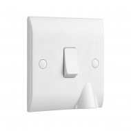 Saxby Curved Edge 20A 1 Gang Double Pole Switch With Flex Outlet