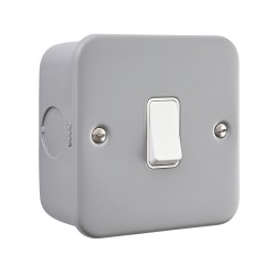 Saxby Metal Clad 10AX 1 Gang Intermediate Switch